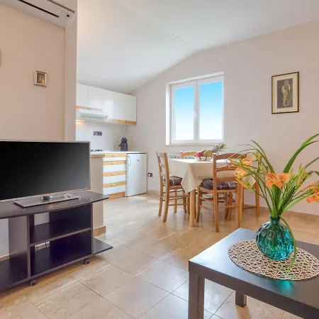 Apartment Daria-4 By Interhome Poreč