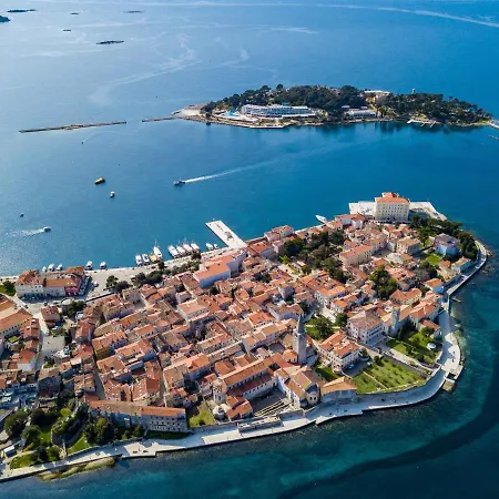 Daria-4 By Interhome *