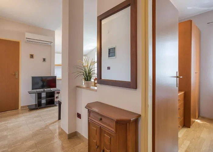 Daria-4 By Interhome Apartman Poreč